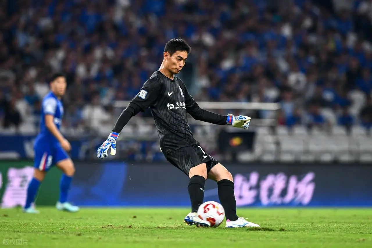 上海申花挑战福建队，实力碾压对手取得胜利(上海申花足球赛事)