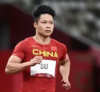 关于中国短跑选手刷新个人最佳的信息
